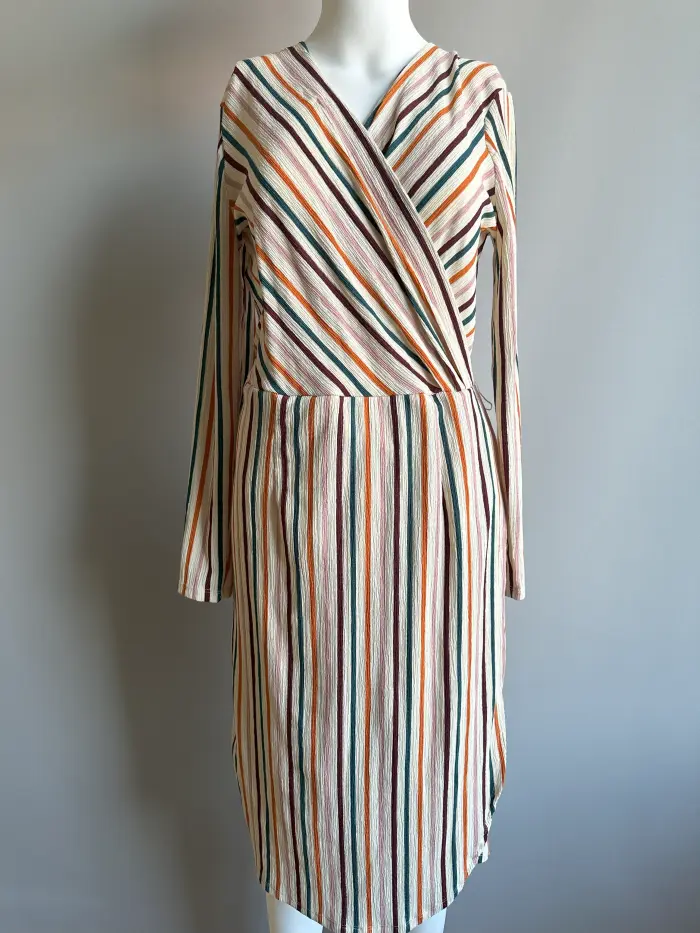 Femei - Rochie cu dungi XL