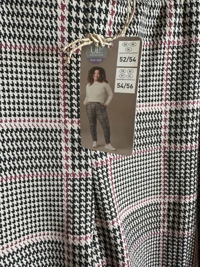 Femei - Pantaloni lejeri 56