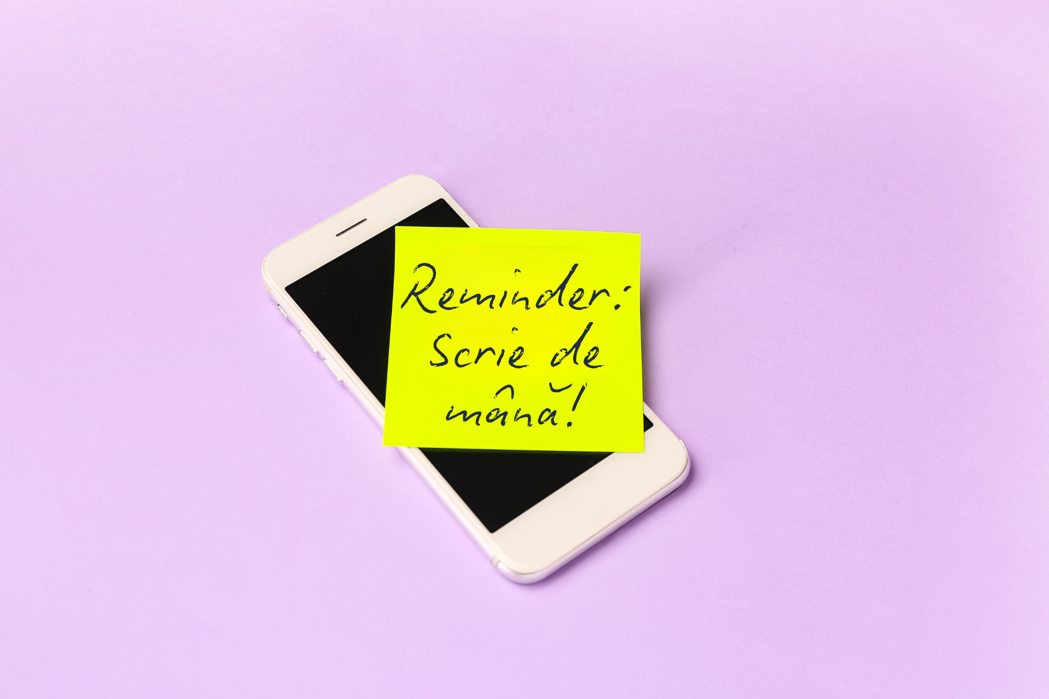 De ce scrisul de mână contează mai mult ca oricând și cum îl poți readuce în viața ta