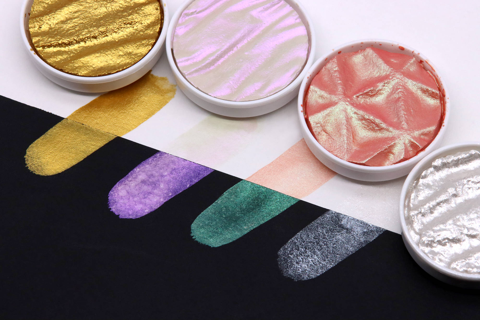 Acuarela pictura sau cerneala caligrafie?