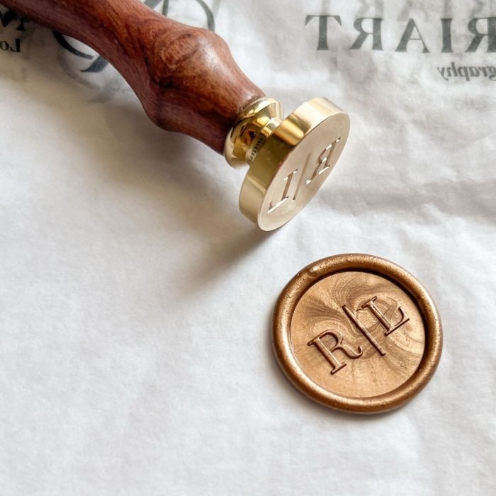 Stampilă personalizată din alama initiale miri [3]
