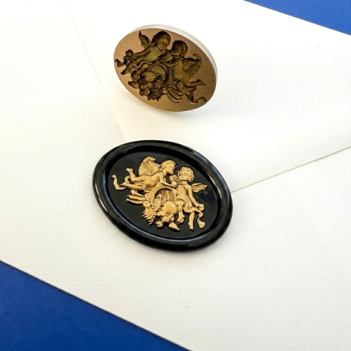 Stampila pentru sigilii de ceara – INGERII IUBIRII, model 3D, dimensiune 2.9x2.2 cm, colectie 2026 Mariart [3]
