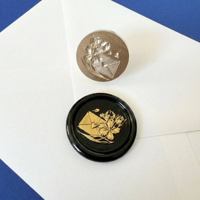 Stampila pentru sigilii de ceara – SCRISOARE CU FLORI, model 3D, dimensiune 2.5 cm, colectie 2026 Mariart [3]
