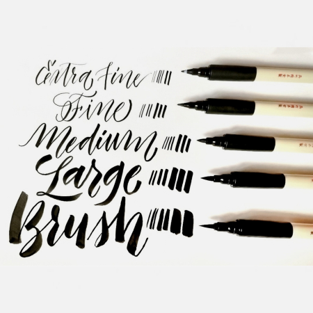 SCRIS DE MANA - Brush pen negru pentru caligrafie Kuretake Bimoji Fude Pen