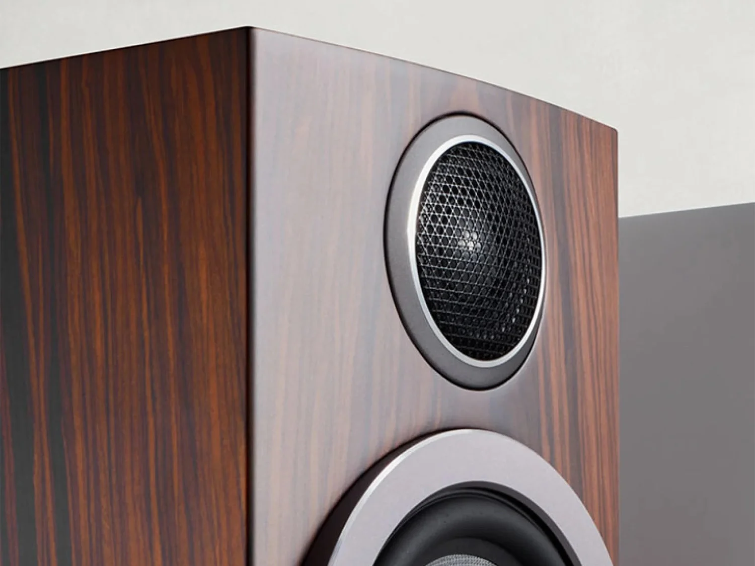 Bowers & Wilkins 707 S3
