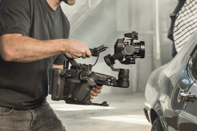 Camere video 8K: Stabilizarea si filmarile exceptionale intr-o solutie compacta
