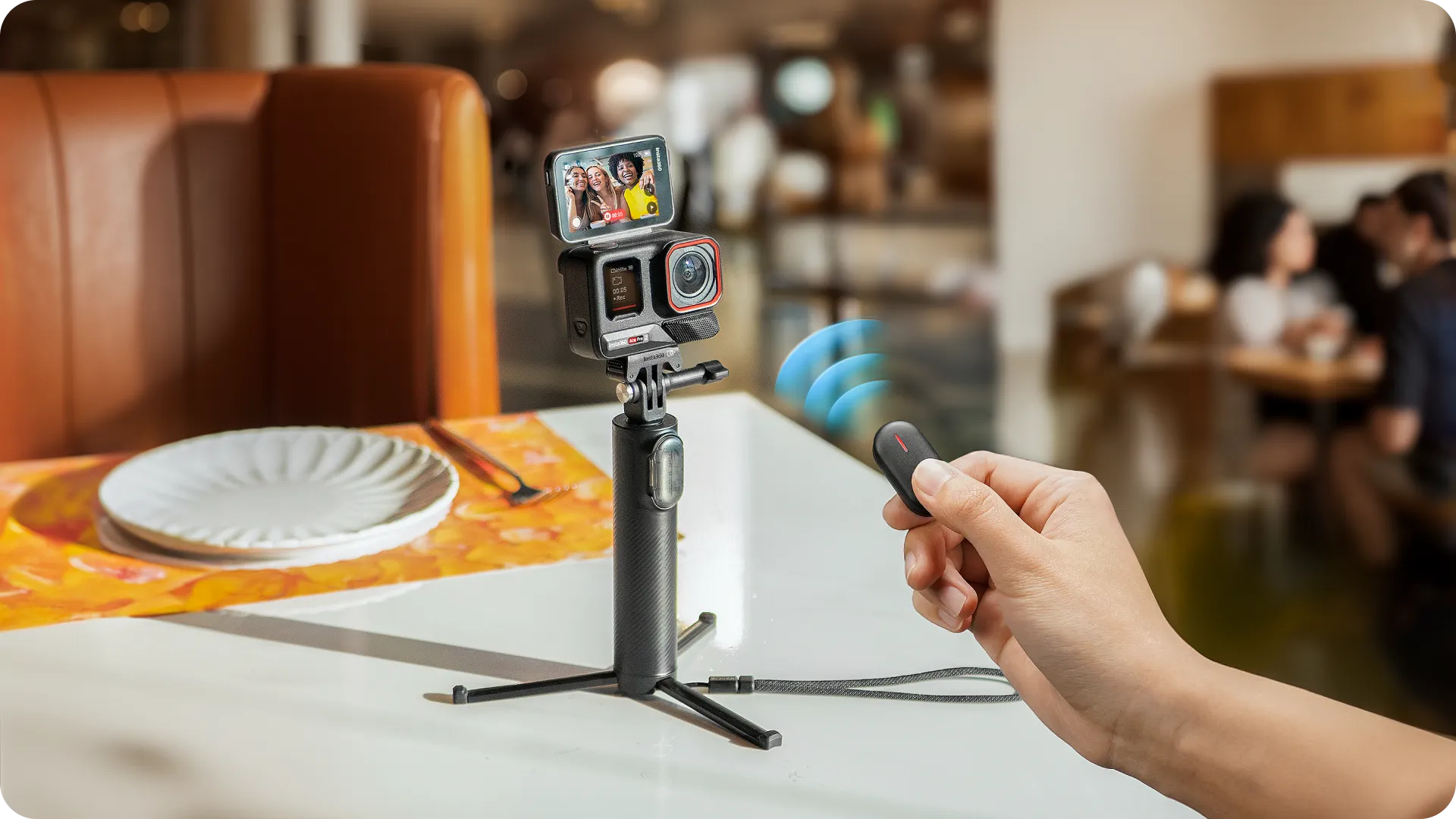 Mini Trepied 2-in-1 cu telecomanda Insta360 Mini Tripod 2.0 Remote Kit