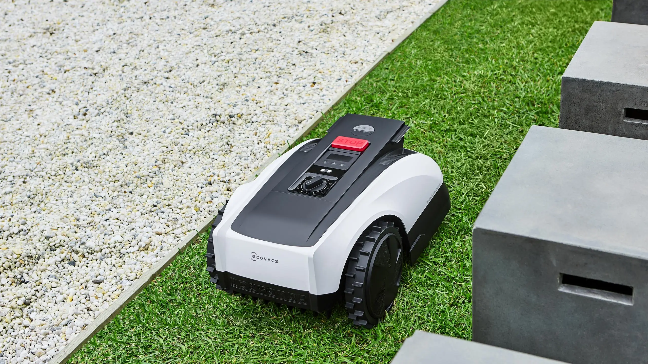 Robot de tuns iarba Ecovacs GOAT O800 RTK, Alb
