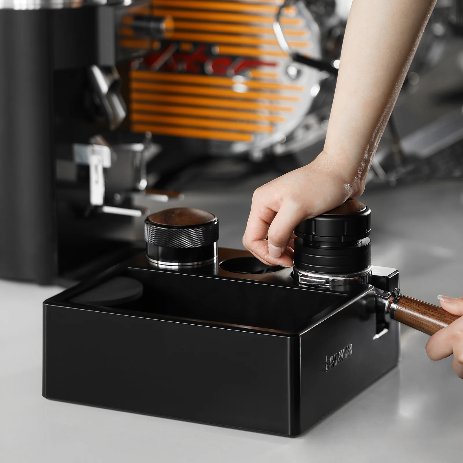 Statie de Tampare Espresso MHW-3BOMBER cu Knock Box 51-58mm [4]
