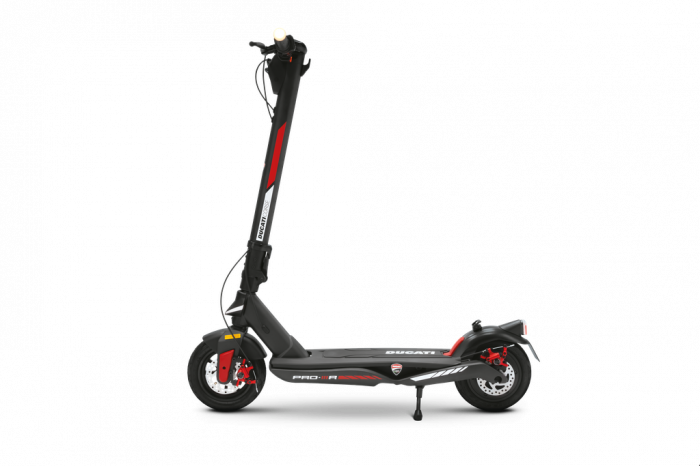 Trotineta electrica Ducati Pro-III R AS, Motor 500W, Autonomie 40km, Viteza maxina 25km/h [2]
