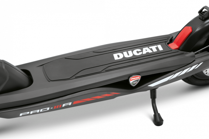 Trotineta electrica Ducati Pro-III R AS, Motor 500W, Autonomie 40km, Viteza maxina 25km/h [9]