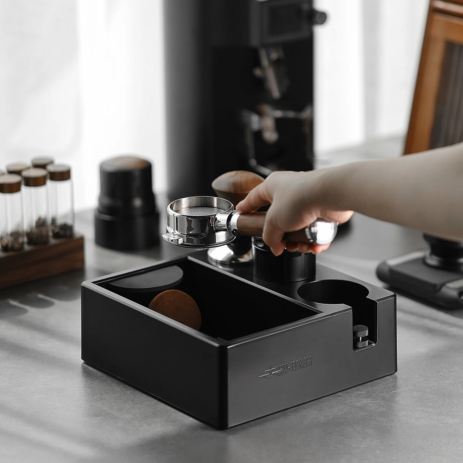 Statie de Tampare Espresso MHW-3BOMBER cu Knock Box 51-58mm [2]