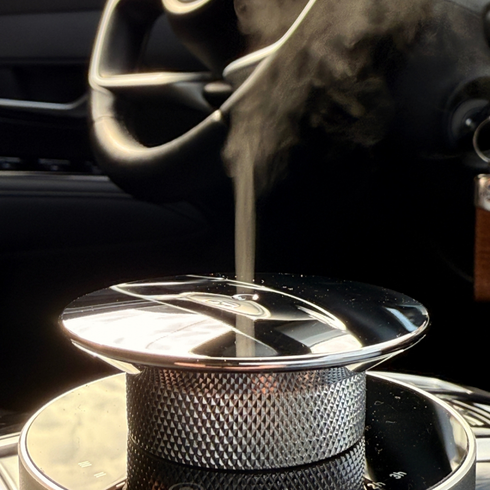 Evolution Car Fragrance Diffuser - Elegance and Technology for Your Vehicle [3]