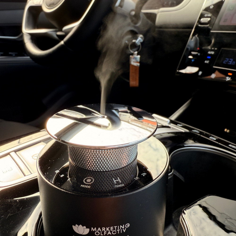 Difuzor de Parfum Auto #Evolution - Eleganță și Tehnologie pentru Mașina Ta [7]