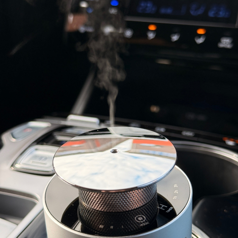 Evolution Car Fragrance Diffuser - Elegance and Technology for Your Vehicle [3]