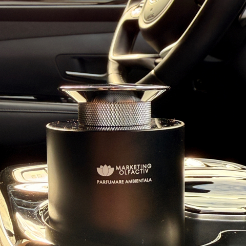 Difuzor de Parfum Auto #Evolution - Eleganță și Tehnologie pentru Mașina Ta [4]