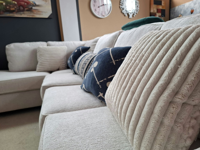 Coltar Alyadria 283x95x230 cm Tapitat Stofa Nuanta Ivory [10]