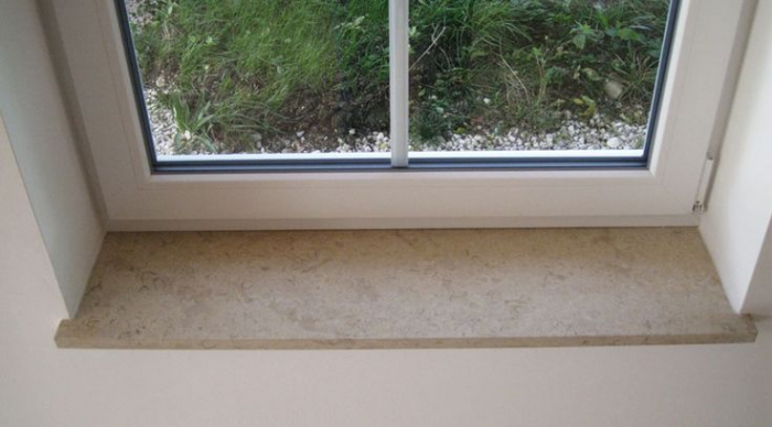 MARMURA MENIA LUCIOS [3]