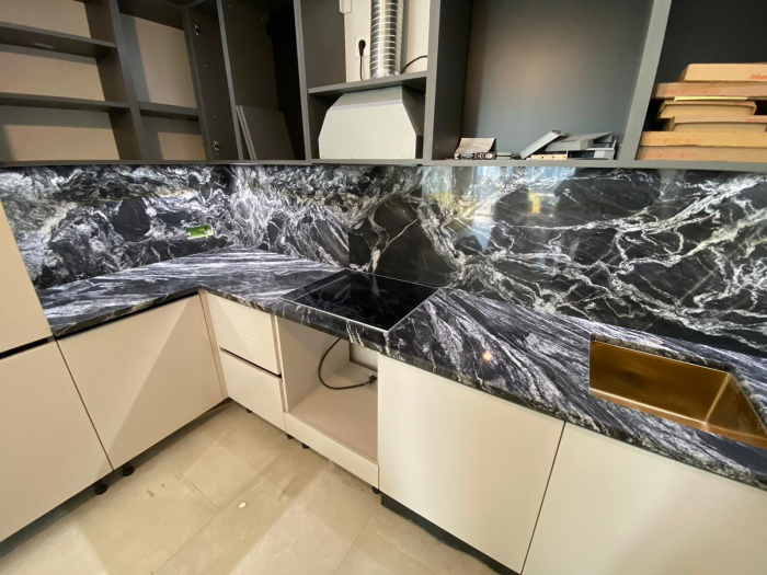 GRANIT BLACK FOREST [3]