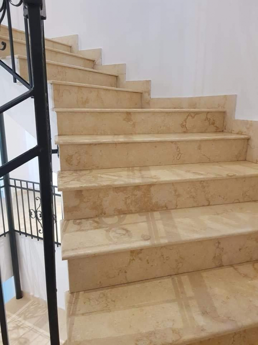 MARMURA MENIA LUCIOS / PERIAT [1]