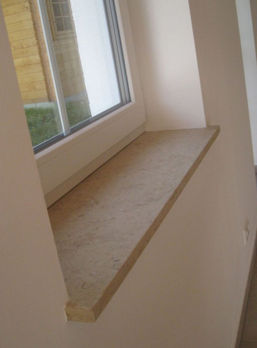 MARMURA MENIA LUCIOS [1]