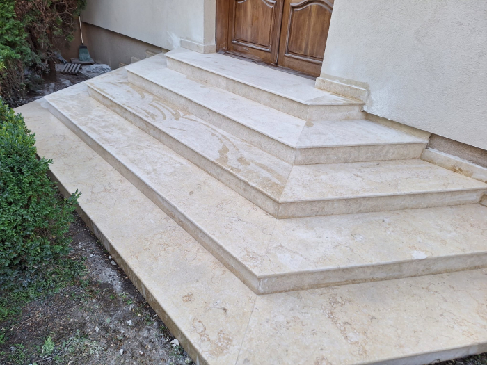 MARMURA MENIA LUCIOS / PERIAT [15]