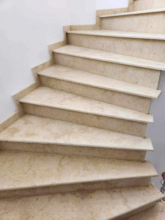 MARMURA MENIA LUCIOS / PERIAT [9]