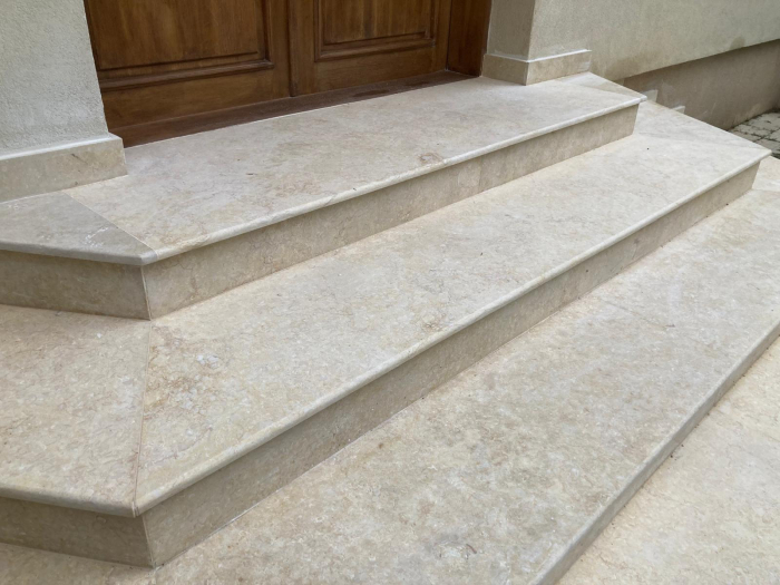 MARMURA MENIA LUCIOS / PERIAT [14]