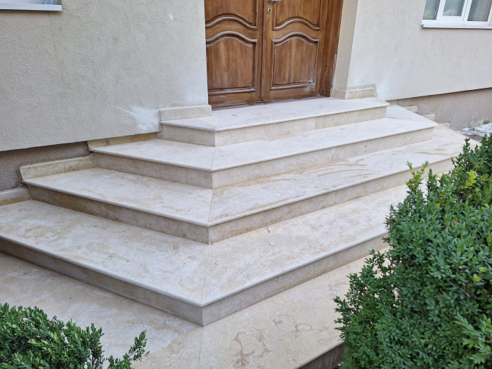 MARMURA MENIA LUCIOS / PERIAT [10]