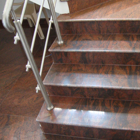 TREPTE - GRANIT ROSU MULTICOLOR