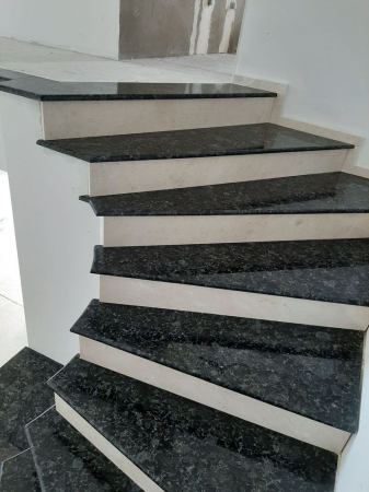 TREPTE - GRANIT STEEL GREY LUCIOS