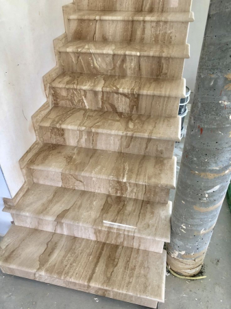 TREPTE - MARMURA BRECCIA SARDA / OROSEI / DINO BEIGE