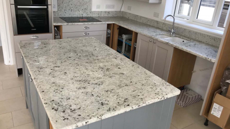 BLATURI - GRANIT COLONIAL WHITE