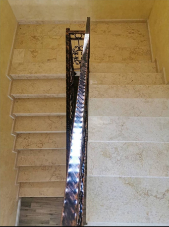 MARMURA MENIA LUCIOS / PERIAT [4]