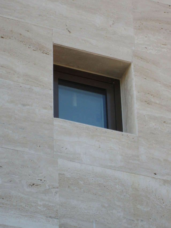 TRAVERTIN RUSTIC 61X40,6X1,2 CM [1]