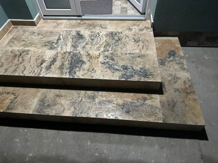 TRAVERTIN SCABAS 61X40,6X1,2 CM [1]