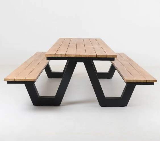 Masa cu bancute din lemn si structura metalica [2]