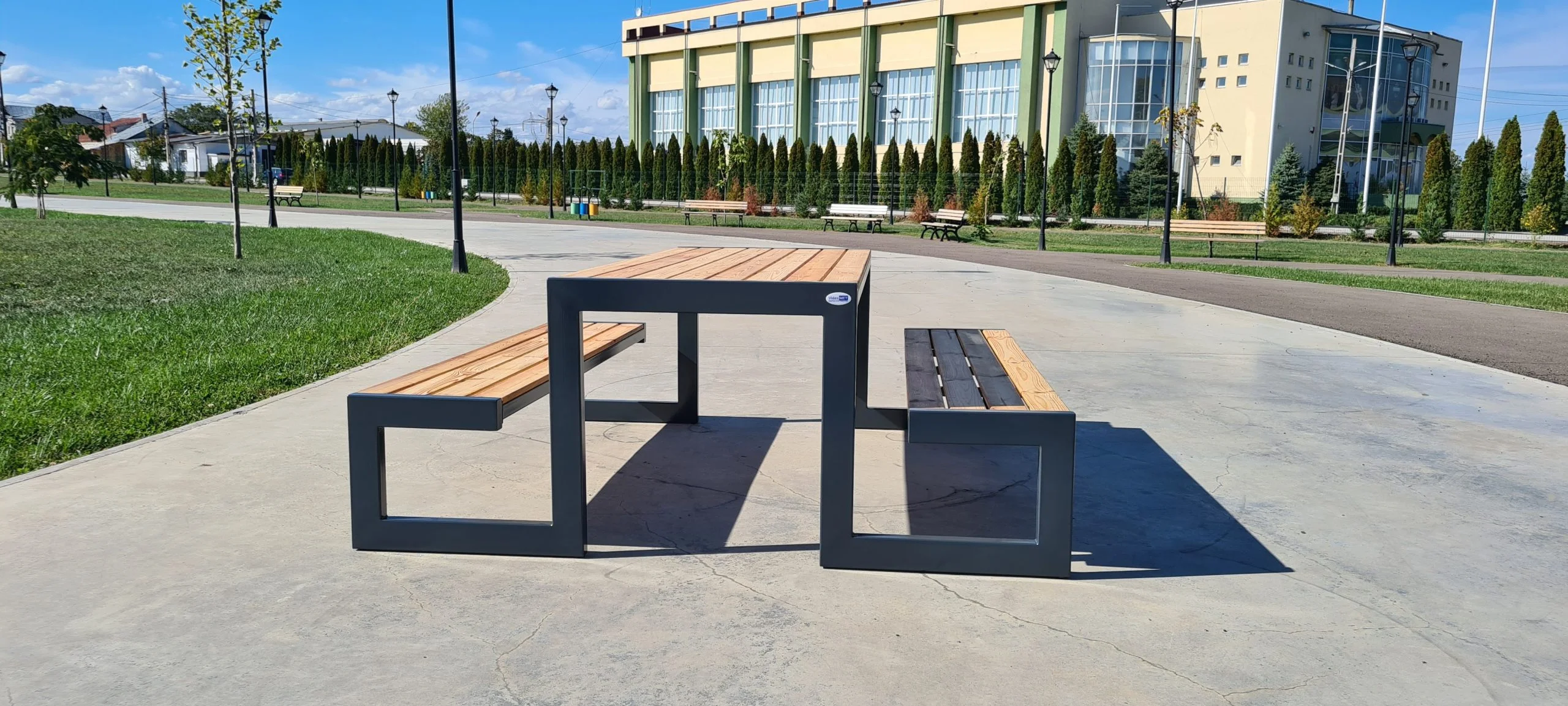 Masa cu bancute structura metalica [2]