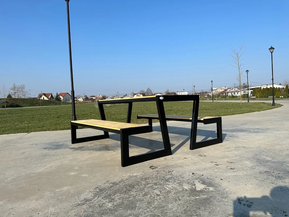 Masa Picnic Massive Design - Structura Metalica si Lemn Tratat [4]