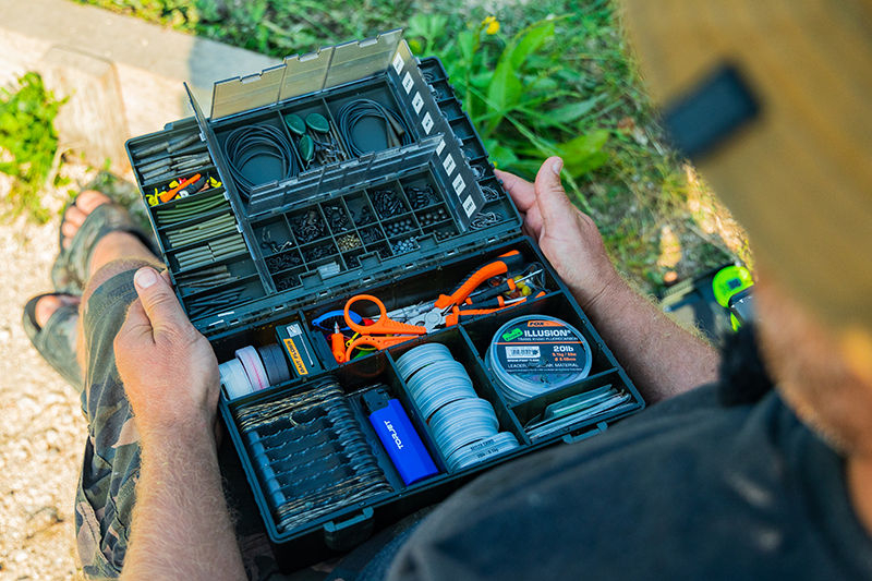 Cutie pentru accesorii Medium Tackle Box Fox [6]