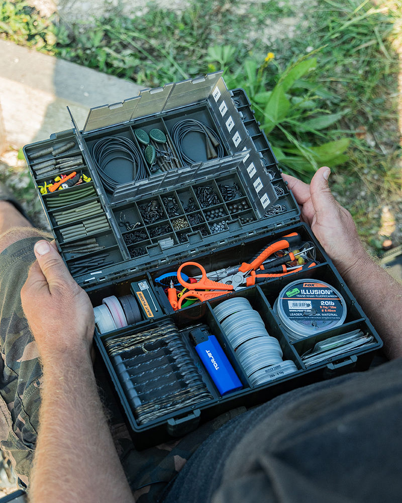 Cutie pentru accesorii Medium Tackle Box Fox [8]