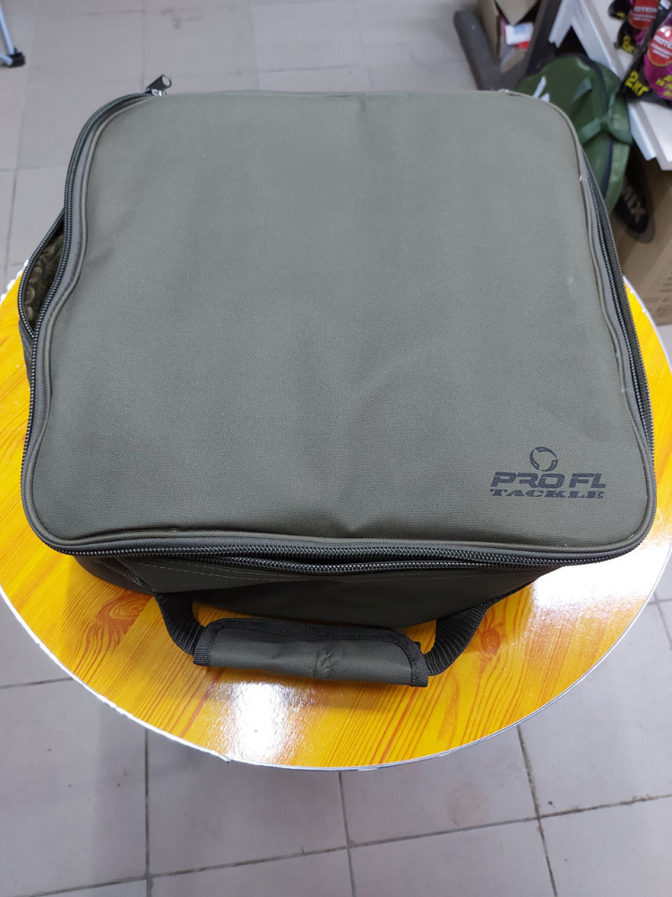 Geanta PRO FL TACKLE pentru 9 mulinete si buzunari pentru maruntusi [3]