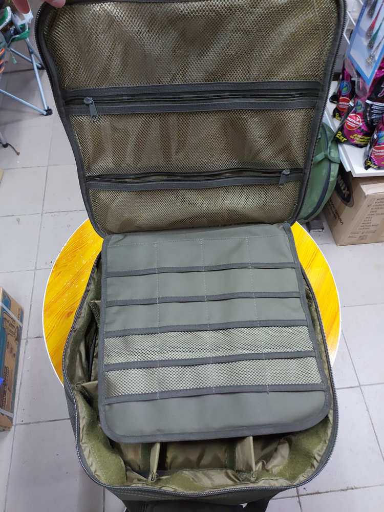 Geanta PRO FL TACKLE pentru 9 mulinete si buzunari pentru maruntusi [2]