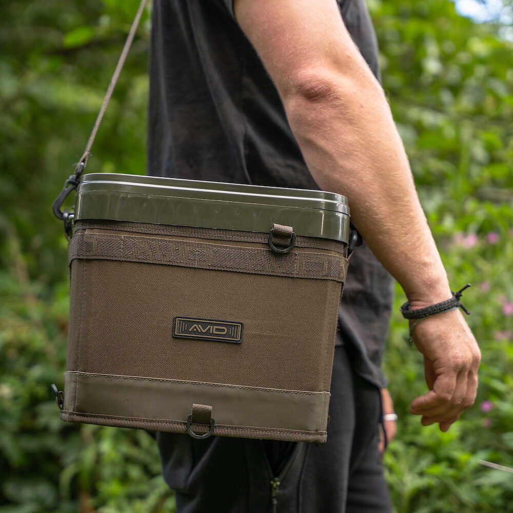 Чехол-сумка для ведра Avid COMPOUND BUCKET & POUCH CADDY [10]