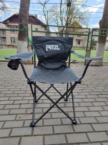 Scaune - Scaun pliabil cu cotiere confortabil sur + husa