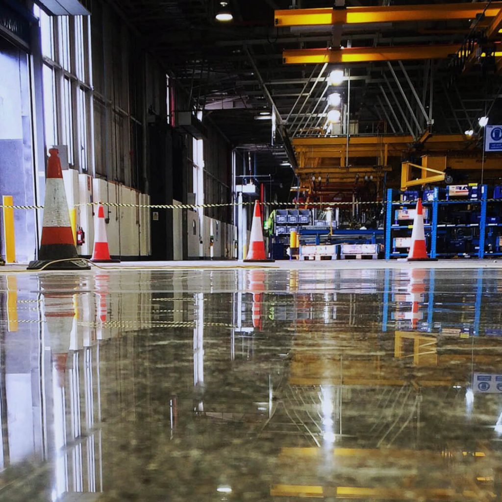 Cum să întreții corect pardoselile industriale pentru o durată de viață mai lungă