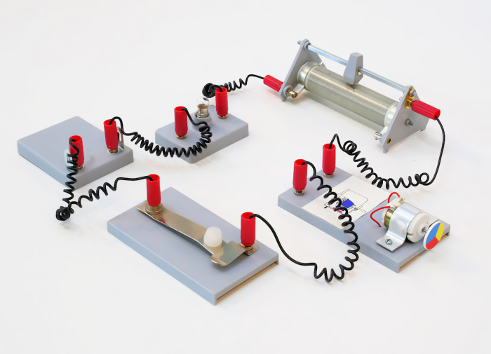 Circuit electric simplu  - placi conectabile [1]
