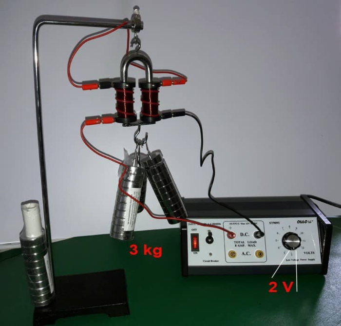 Electromagnet in forma de U [2]