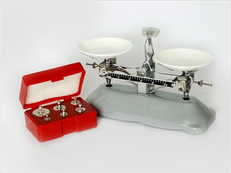 Aparate laborator chimie - Balanta cu doua talere