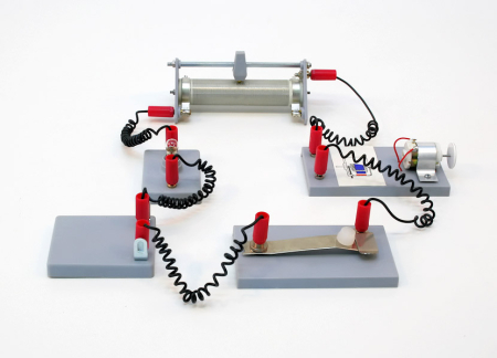 Circuit electric simplu  - placi conectabile [2]